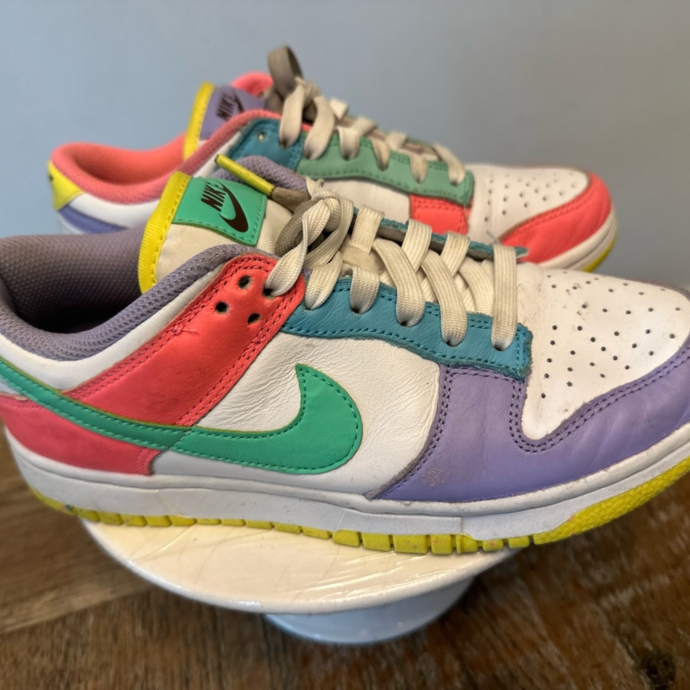 Nike Pink and Purple Sneakers Vibrant Design